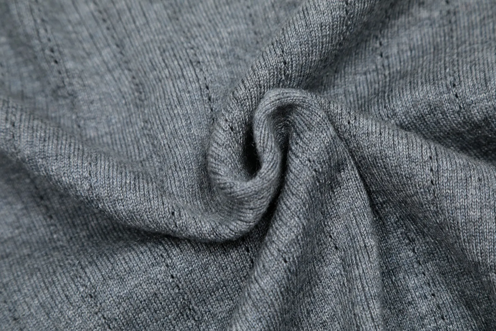 Vivi129 vivienne west wood 24th autumn and winter red label show style vertical stripe hollow knitted petal collar design cardigan West Queen Vivienne heavy industry show limited cardigan knitted sweater wool 2024 autumn latest style 🧩 85% wool blend Size: S -M- L Color: apricot gray blue black